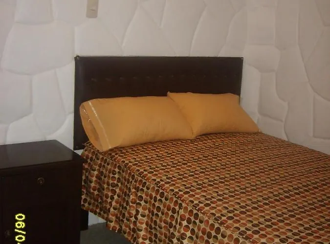 Hostal Holiday Cusco *
